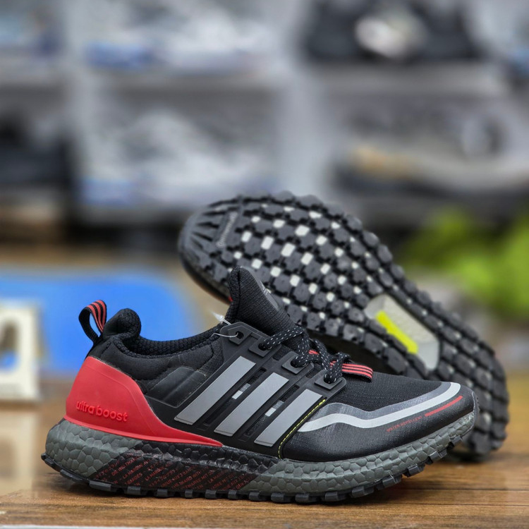 کتونی مسترکوالیتی زنانه آدیداس الترا بوست Adidas Ultra boots / ضمانت ویتنام و کیفیت / سایز ۳۶ الا ۳۹
