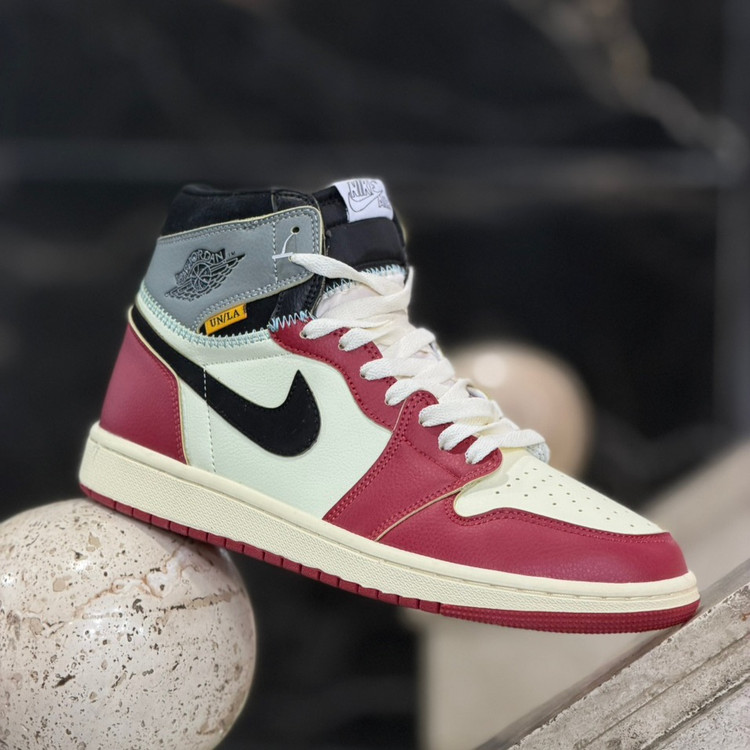 کفش مسترکوالیتی نایک ایر جردن وان Nike air Jordan 1 / ضمانت کیفیت و ویتنام / سایز ۴۰ الا ۴۵