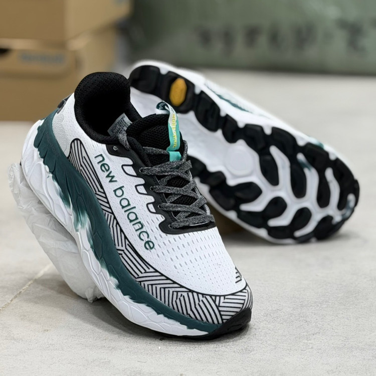 کتونی مسترکوالیتی نیوبالانس فرش فوم مور تریل وی۳ newbalance fresh foam more trail v3 / ضمانت ویتنام و کیفیت کالا / سایز ۴۰ الا ۴۵
