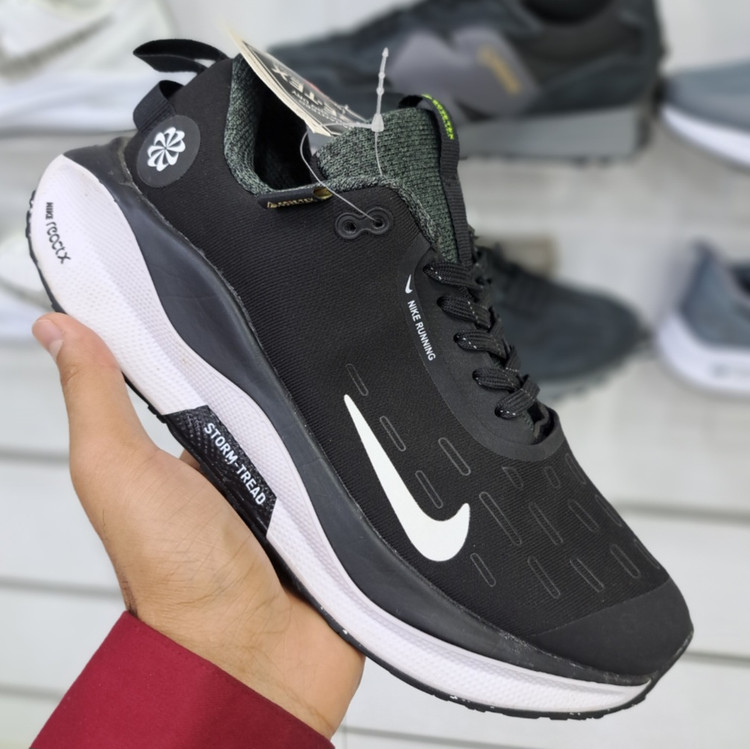 کتونی ویتنامی نایک اینفینیتی ران ۴ nike infinity run 4 / دولایه ضد آب / ضمانت کیفیت ۲۰۲۵ / سایز ۴۰ الا ۴۵