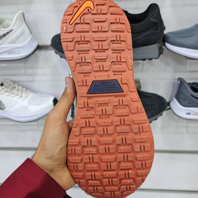 کتونی ویتنامی نایک اینفینیتی ران ۴ nike infinity run 4 / دولایه ضد آب / ضمانت کیفیت ۲۰۲۵ / سایز ۴۰ الا ۴۵