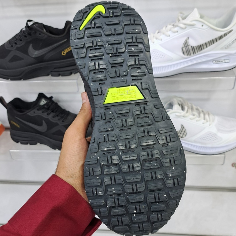 کتونی ویتنامی نایک اینفینیتی ران ۴ nike infinity run 4 / دولایه ضد آب / ضمانت کیفیت ۲۰۲۵ / سایز ۴۰ الا ۴۵