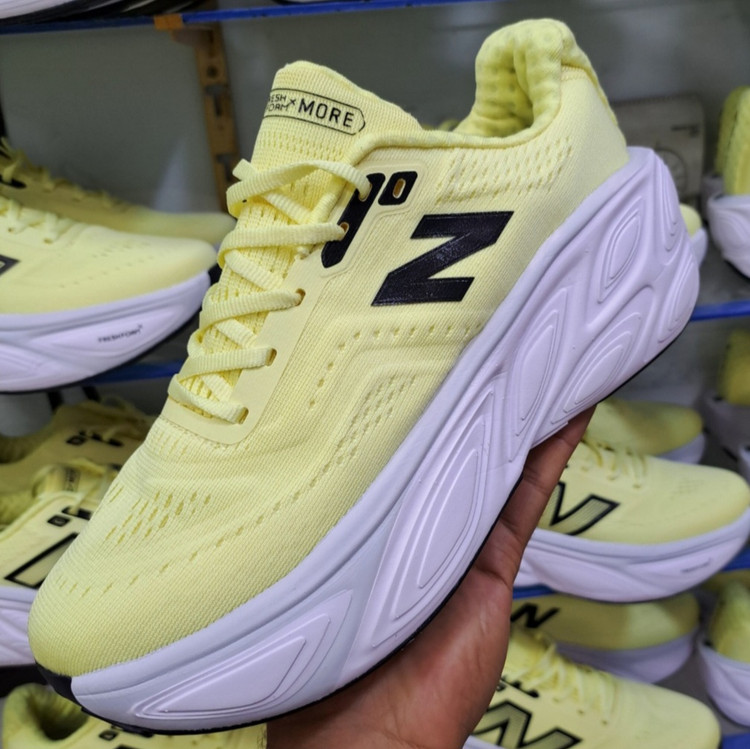 کتونی مسترکوالیتی نیوبالانس فرش فوم مور newbalance fresh foam more / ضمانت کیفیت و ویتنام / سایز ۴۰ الا ۴۵