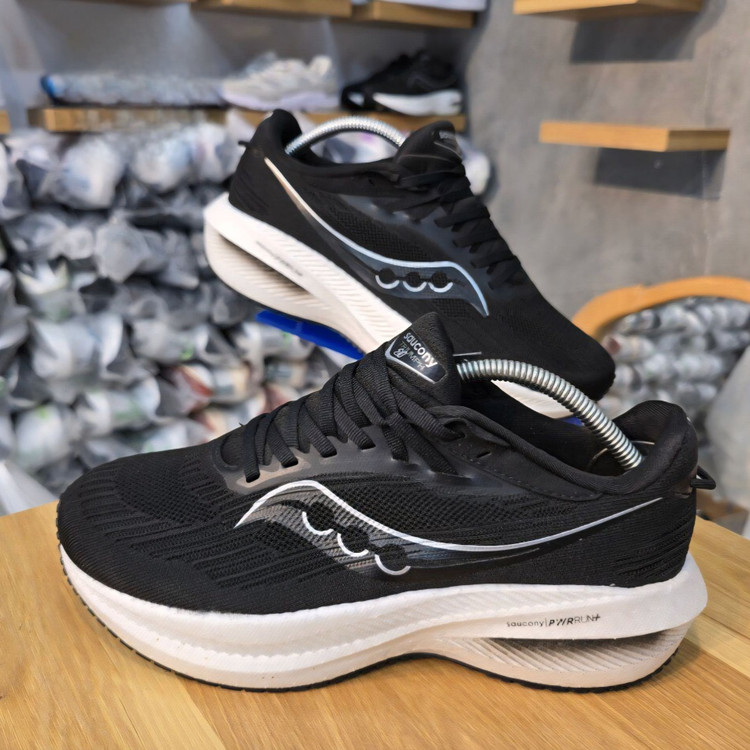 کتونی ساکونی تریومف ۲۱ Saucony triumph 21 / کیفیت مستر / سایز 38 40 41 42 44 45