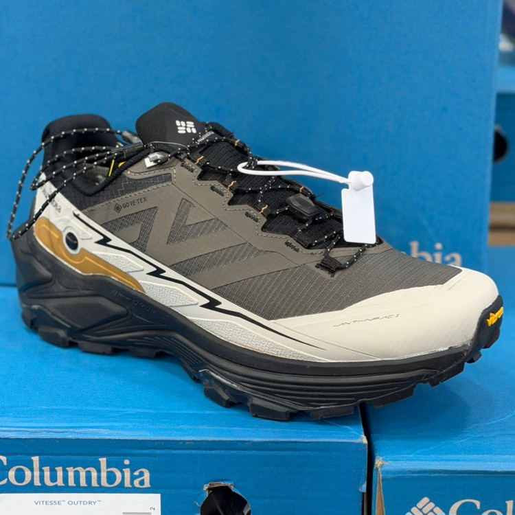 کفش طبیعت گردی مسترکوالیتی کلمبیا هایکینگ Columbia hiking / گورتکس و ضد آب / سایز ۴۰ الا ۴۵