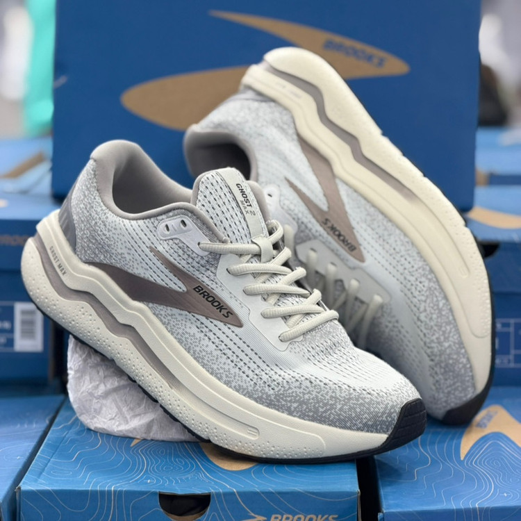 کتونی مسترکوالیتی بروکس گاست مکس ۲ Brooks ghost max 2 / ضمانت ویتنام و کیفیت / سایز ۴۰ الا ۴۵