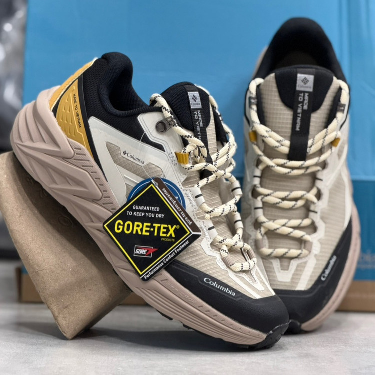 کفش طبیعت گردی کلمبیا Columbia Goretex / ضد آب و گورتکس / سایز ۴۰ الا ۴۵