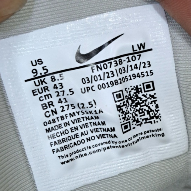 کتونی مسترکوالیتی نایک وی تو کی nike v2k / ضمانت ویتنام و کیفیت / سایز ۴۰ الا ۴۵
