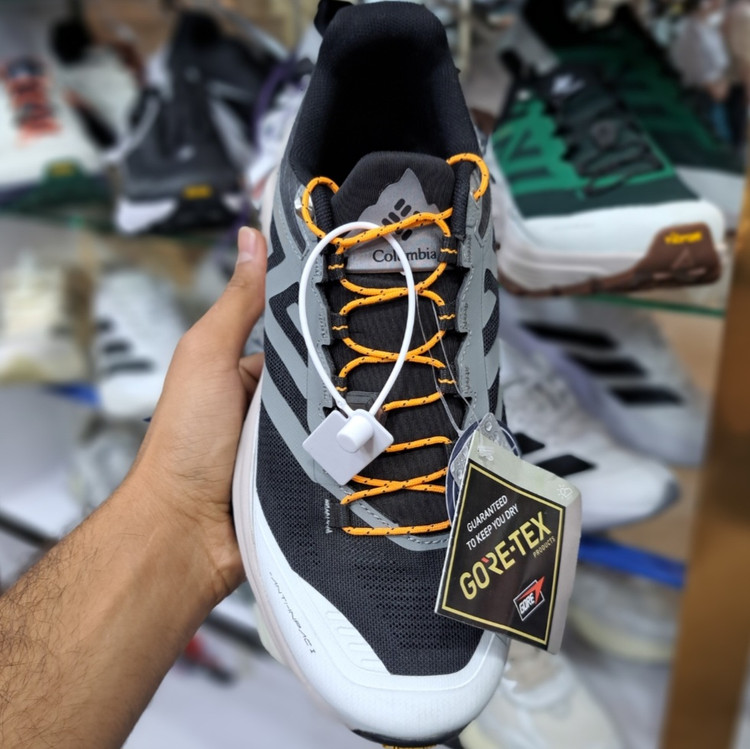 کفش طبیعت گردی مسترکوالیتی کلمبیا هایکینگ Columbia hiking / گورتکس و ضد آب / سایز ۴۰ الا ۴۵