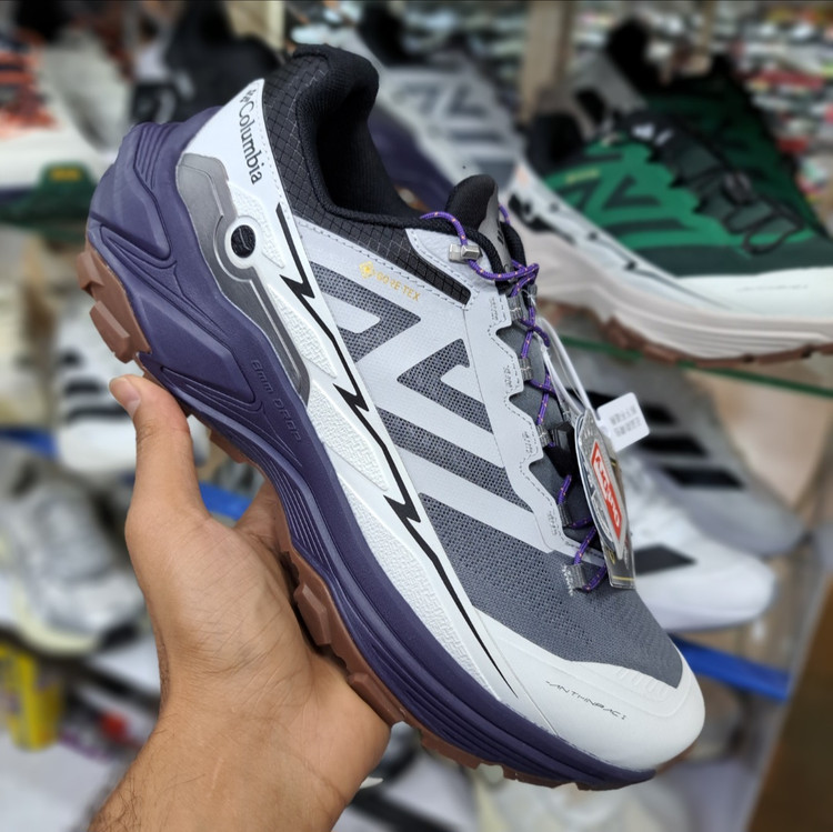 کفش طبیعت گردی مسترکوالیتی کلمبیا هایکینگ Columbia hiking / گورتکس و ضد آب / سایز ۴۰ الا ۴۵