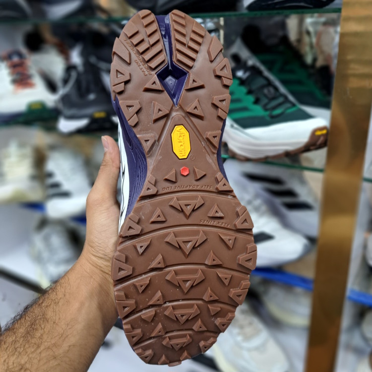 کفش طبیعت گردی مسترکوالیتی کلمبیا هایکینگ Columbia hiking / گورتکس و ضد آب / سایز ۴۰ الا ۴۵