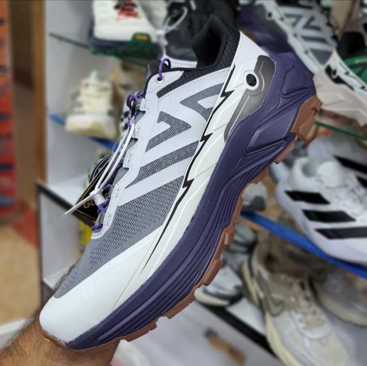 کفش طبیعت گردی مسترکوالیتی کلمبیا هایکینگ Columbia hiking / گورتکس و ضد آب / سایز ۴۰ الا ۴۵