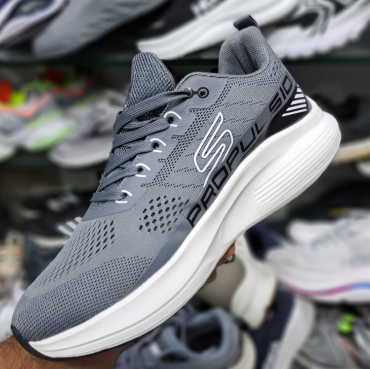 کتونی مسترکوالیتی اسکیچرز گو ران Skechers gorun / ضمانت ویتنام و کیفیت / سایز ۴۰ الا ۴۵