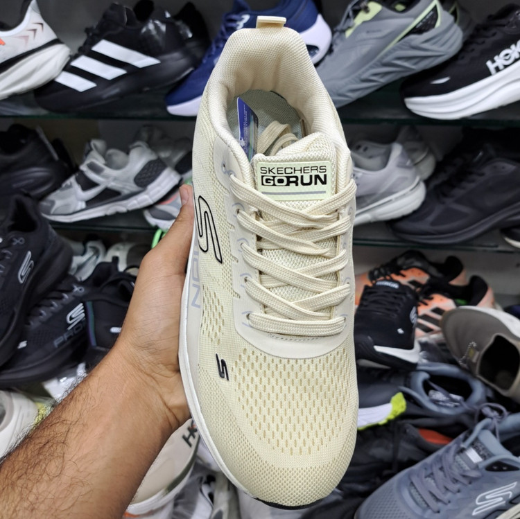 کتونی مسترکوالیتی اسکیچرز گو ران Skechers gorun / ضمانت ویتنام و کیفیت / سایز ۴۰ الا ۴۵