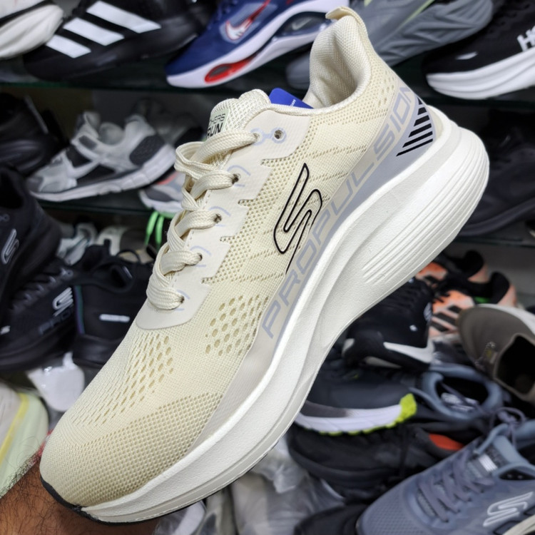 کتونی مسترکوالیتی اسکیچرز گو ران Skechers gorun / ضمانت ویتنام و کیفیت / سایز ۴۰ الا ۴۵