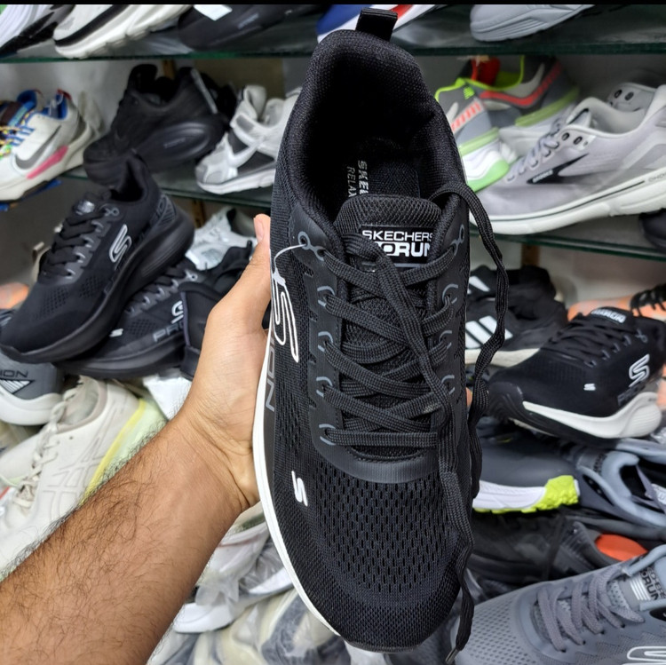 کتونی مسترکوالیتی اسکیچرز گو ران Skechers gorun / ضمانت ویتنام و کیفیت / سایز ۴۰ الا ۴۵