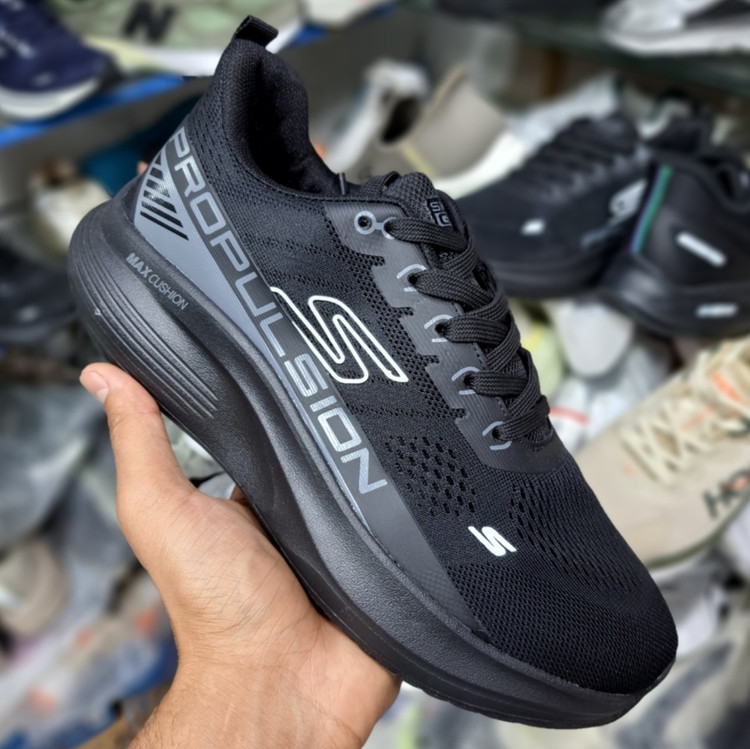 کتونی مسترکوالیتی اسکیچرز گو ران Skechers gorun / ضمانت ویتنام و کیفیت / سایز ۴۰ الا ۴۵