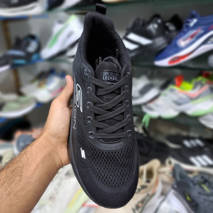 کتونی مسترکوالیتی اسکیچرز گو ران Skechers gorun / ضمانت ویتنام و کیفیت / سایز ۴۰ الا ۴۵