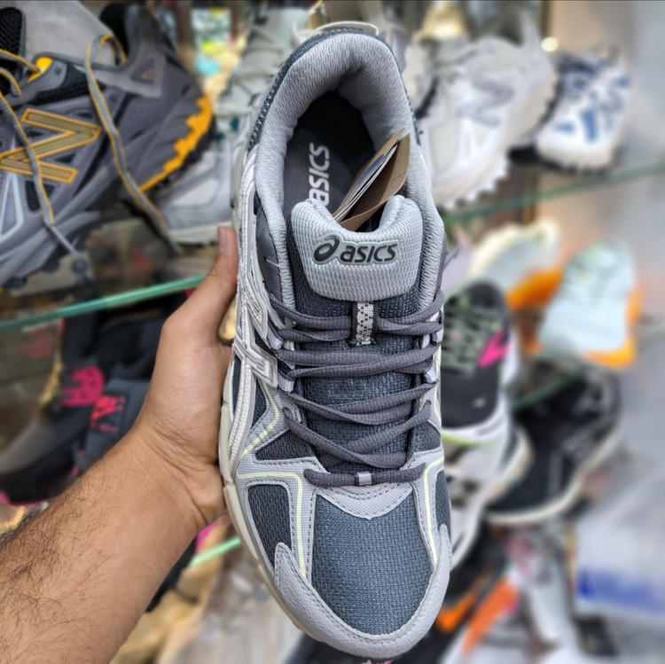 کتونی مسترکوالیتی آسیکس کاهانا ۸ asics kahana 8 / ضمانت کیفیت / سایز ۴۰ الا ۴۵