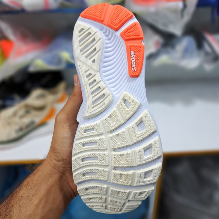 کتونی ویتنامی ست زنانه و مردانه بروکس گاست ۱۷ Brooks ghost 17 / ضمانت کیفیت / سایز ۳۹ تا ۴۵