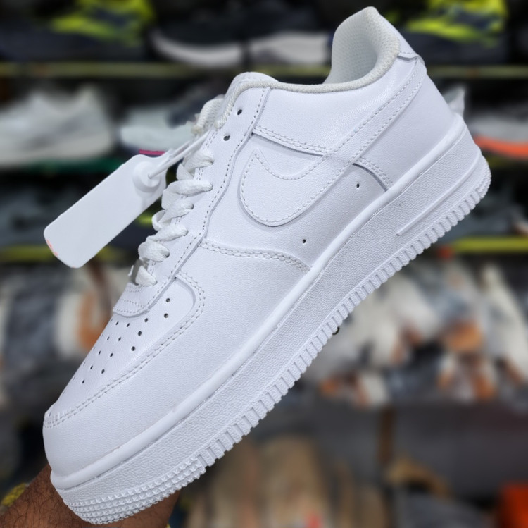 کفش مستر کوالیتی ست زنانه و مردانه نایک ایرفورس وان nike air force 1 / ضمانت کیفیت و ویتنام / سایز ۳۷ الا ۴۵