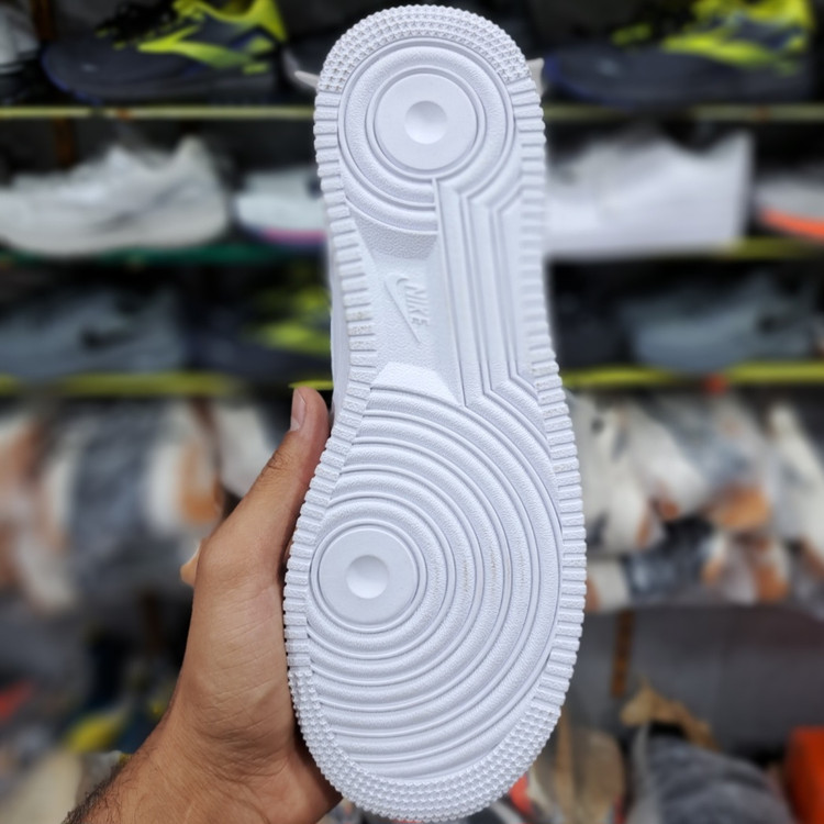 کفش مستر کوالیتی ست زنانه و مردانه نایک ایرفورس وان nike air force 1 / ضمانت کیفیت و ویتنام / سایز ۳۷ الا ۴۵