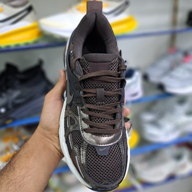 کتونی مسترکوالیتی زنانه نایک کلشون وی تو کی nike v2k / ضمانت ویتنام و کیفیت / سایز ۳۷ الا ۴۰