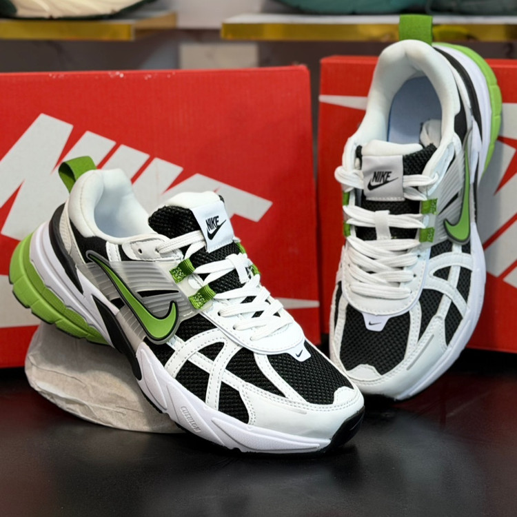 کتونی مسترکوالیتی نایک کلشون وی تو کی nike v2k / ضمانت ویتنام و کیفیت / سایز ۴۰ الا ۴۵