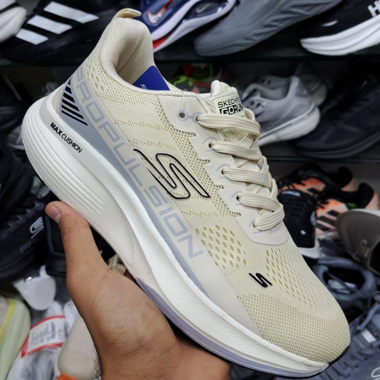 کتونی مسترکوالیتی اسکیچرز گو ران Skechers gorun / ضمانت ویتنام و کیفیت / در پنج رنگ / سایز ۴۰ الا ۴۵