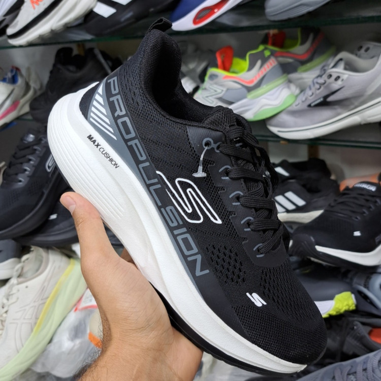 کتونی مسترکوالیتی اسکیچرز گو ران Skechers gorun / ضمانت ویتنام و کیفیت / در پنج رنگ / سایز ۴۰ الا ۴۵