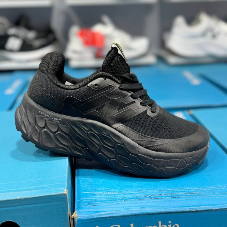 کتونی مسترکوالیتی نیوبالانس فرش فوم مور تریل وی۳ newbalance fresh foam more trail v3 / ضمانت ویتنام و کیفیت کالا / سایز ۴۰ الا ۴۵
