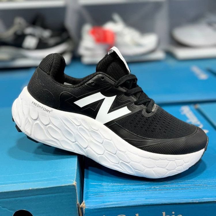 کتونی مسترکوالیتی نیوبالانس فرش فوم مور تریل وی۳ newbalance fresh foam more trail v3 / ضمانت ویتنام و کیفیت کالا / سایز ۴۰ الا ۴۵