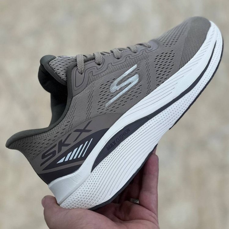 کتونی مسترکوالیتی اسکیچرز گو ران Skechers gorun / ضمانت ویتنام و کیفیت / سایز ۴۰ الا ۴۵