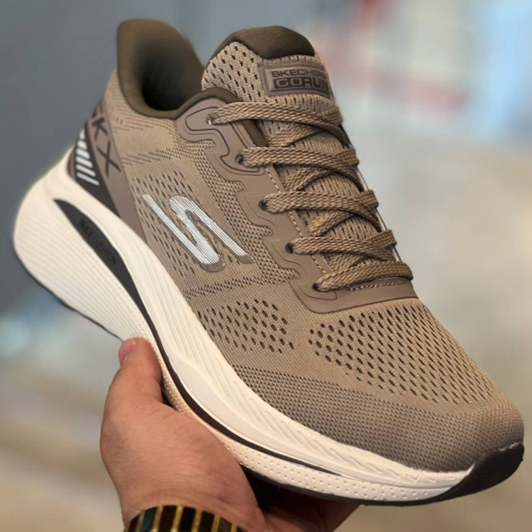 کتونی مسترکوالیتی اسکیچرز گو ران Skechers gorun / ضمانت ویتنام و کیفیت / سایز ۴۰ الا ۴۵