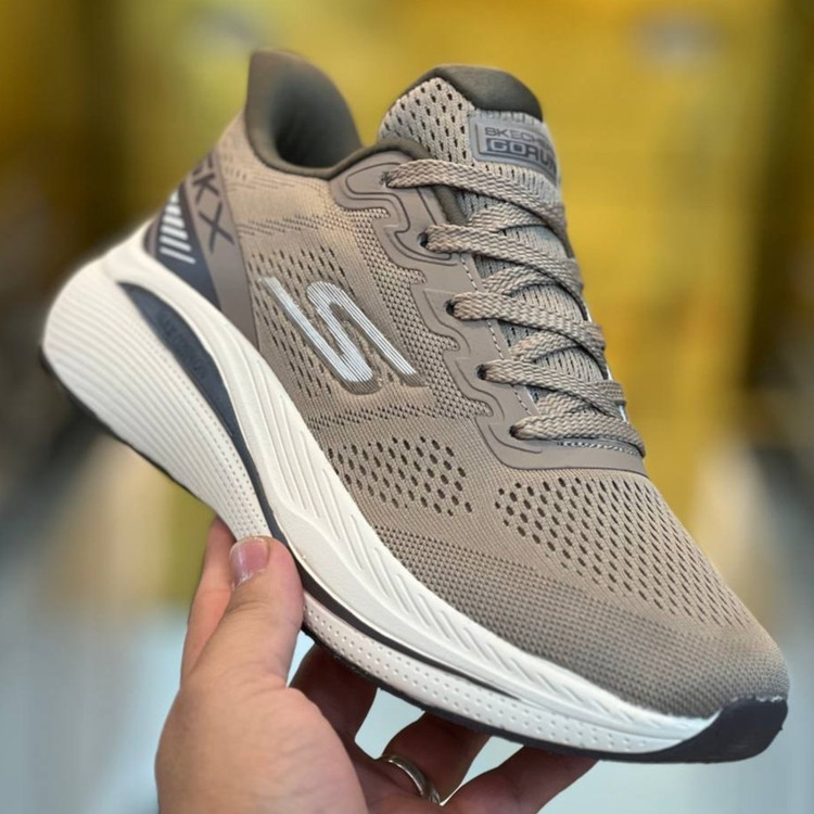 کتونی مسترکوالیتی اسکیچرز گو ران Skechers gorun / ضمانت ویتنام و کیفیت / سایز ۴۰ الا ۴۵