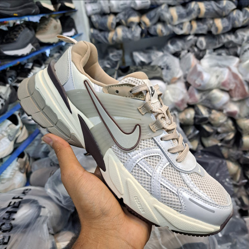 کتونی مسترکوالیتی ست زنانه و مردانه نایک وی تو کی nike v2k / ضمانت ویتنام و کیفیت / سایز ۳۷ الا ۴۵