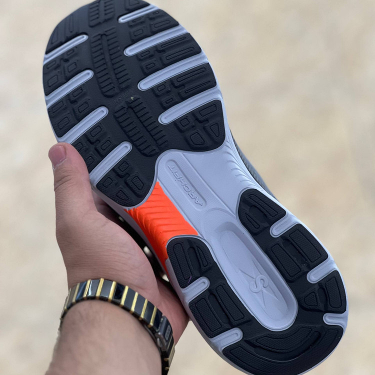 کتونی مسترکوالیتی اسکیچرز گو ران Skechers gorun / ضمانت ویتنام و کیفیت / سایز ۴۰ الا ۴۵