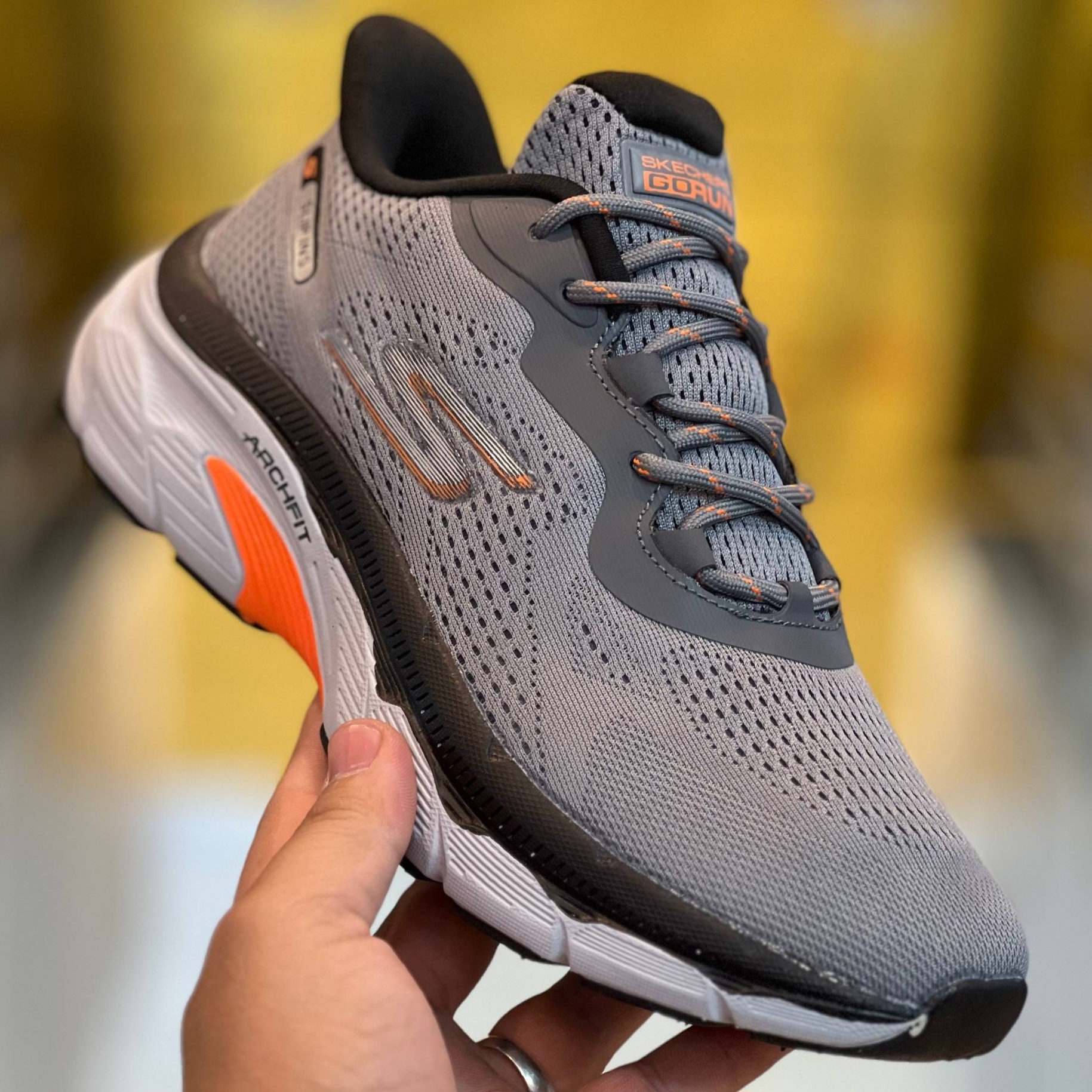 کتونی مسترکوالیتی اسکیچرز گو ران Skechers gorun / ضمانت ویتنام و کیفیت / سایز ۴۰ الا ۴۵