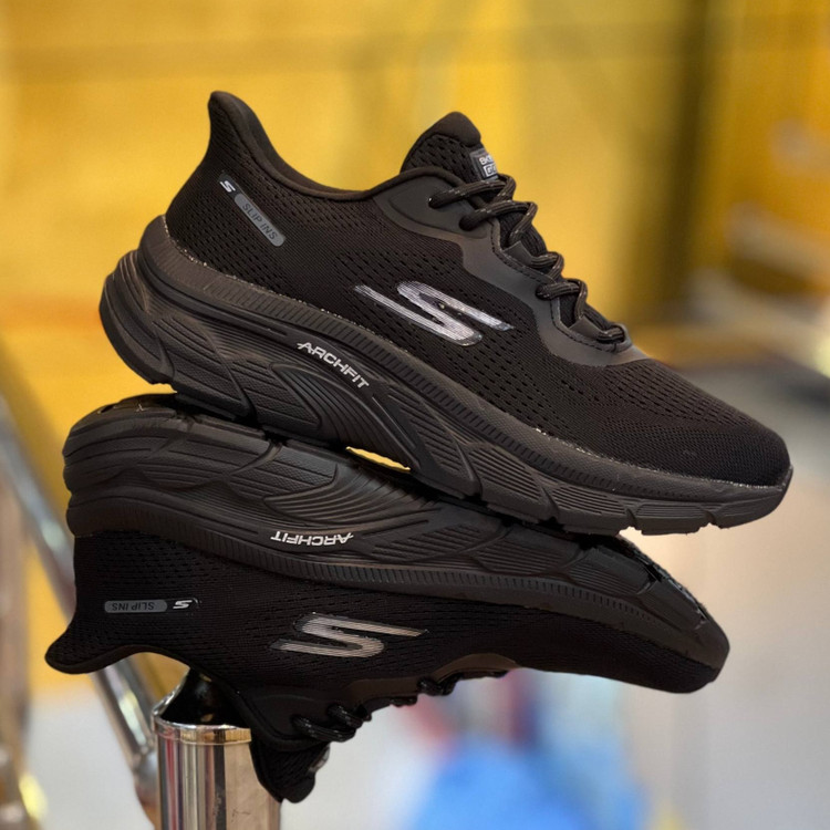 کتونی مسترکوالیتی اسکیچرز گو ران Skechers gorun / ضمانت ویتنام و کیفیت / سایز ۴۰ الا ۴۵
