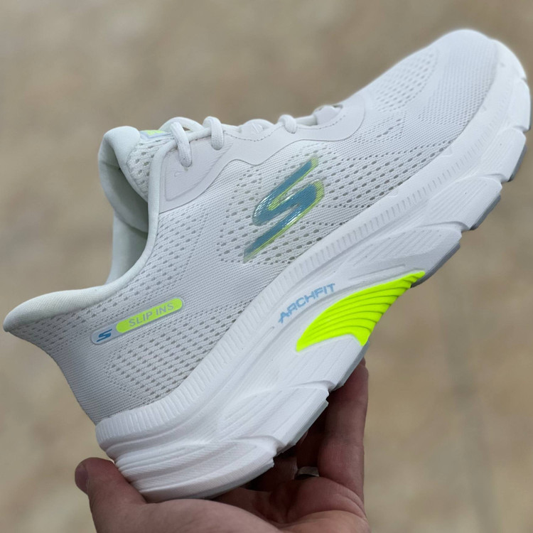 کتونی مسترکوالیتی زنانه اسکیچرز گو ران Skechers gorun / ضمانت ویتنام و کیفیت / سایز ۳۷ الا ۴۰