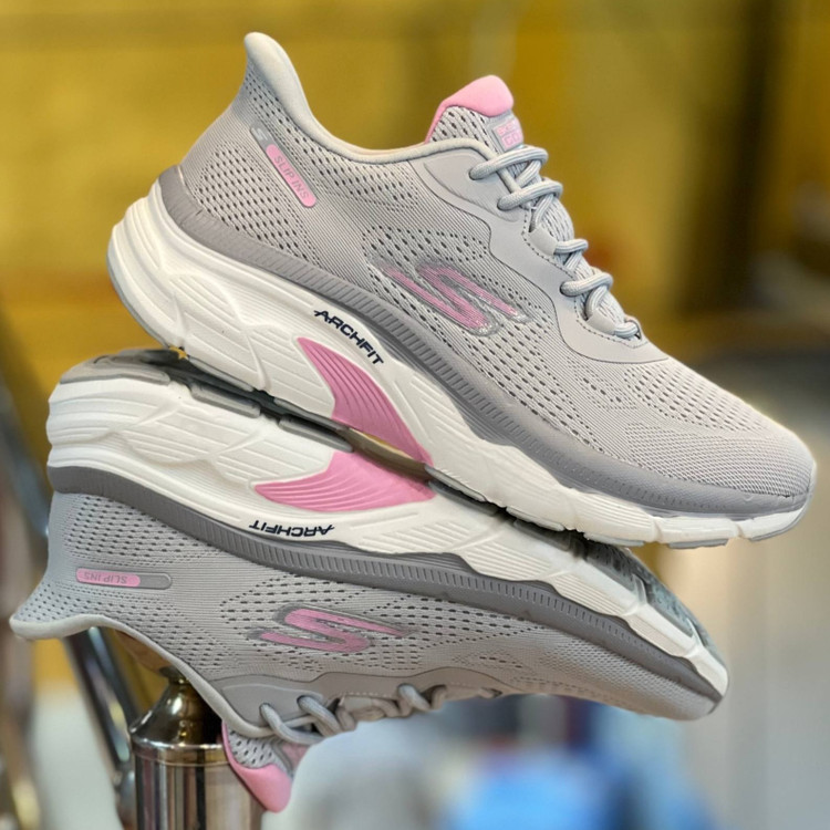 کتونی مسترکوالیتی زنانه اسکیچرز گو ران Skechers gorun / ضمانت ویتنام و کیفیت / سایز ۳۷ الا ۴۰