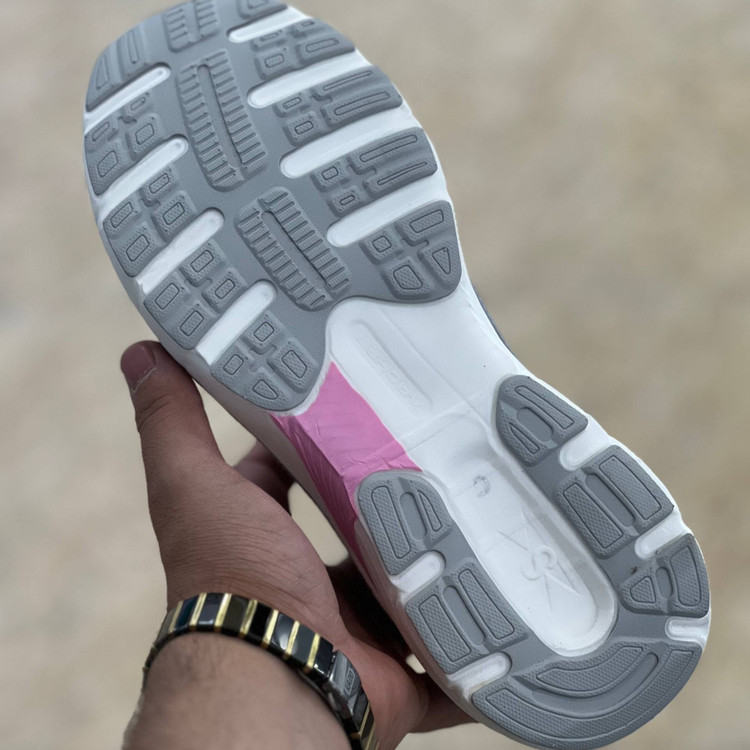 کتونی مسترکوالیتی زنانه اسکیچرز گو ران Skechers gorun / ضمانت ویتنام و کیفیت / سایز ۳۷ الا ۴۰