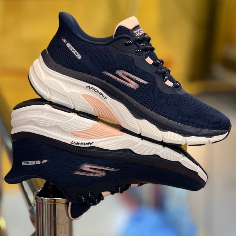 کتونی مسترکوالیتی زنانه اسکیچرز گو ران Skechers gorun / ضمانت ویتنام و کیفیت / سایز ۳۷ الا ۴۰