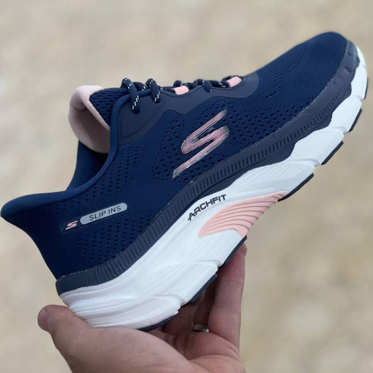 کتونی مسترکوالیتی زنانه اسکیچرز گو ران Skechers gorun / ضمانت ویتنام و کیفیت / سایز ۳۷ الا ۴۰