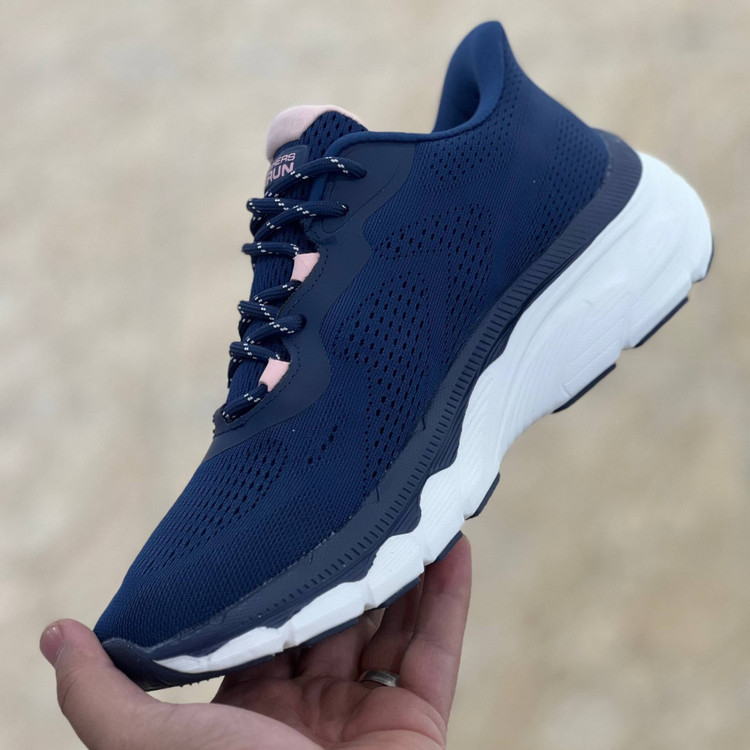 کتونی مسترکوالیتی زنانه اسکیچرز گو ران Skechers gorun / ضمانت ویتنام و کیفیت / سایز ۳۷ الا ۴۰