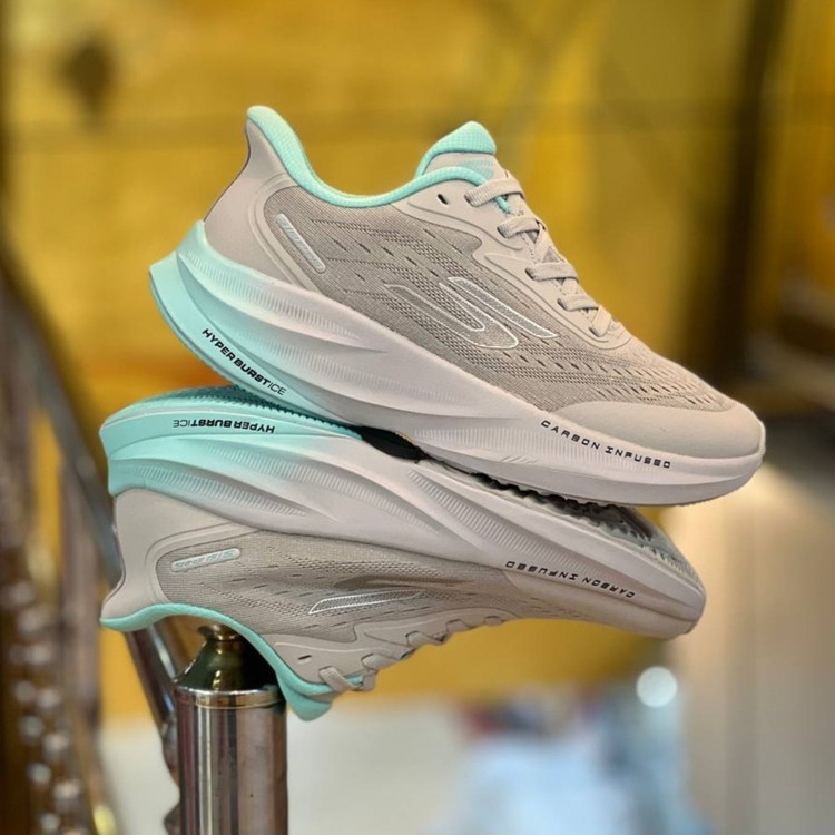 کتونی ویتنامی زنانه اسکیچرز هایپر برست Skechers hyper burst / مسترکوالیتی ضمانت کیفیت / سایز ۳۷ تا ۴۰