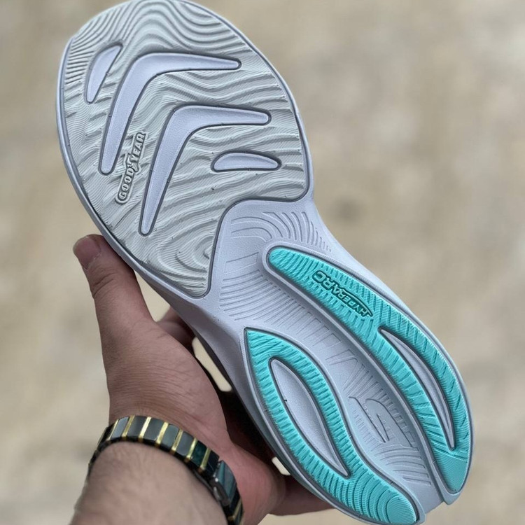 کتونی ویتنامی زنانه اسکیچرز هایپر برست Skechers hyper burst / مسترکوالیتی ضمانت کیفیت / سایز ۳۷ تا ۴۰