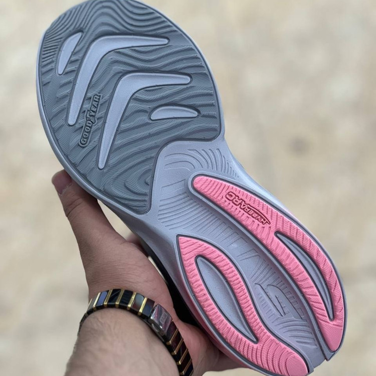 کتونی ویتنامی زنانه اسکیچرز هایپر برست Skechers hyper burst / مسترکوالیتی ضمانت کیفیت / سایز ۳۷ تا ۴۰