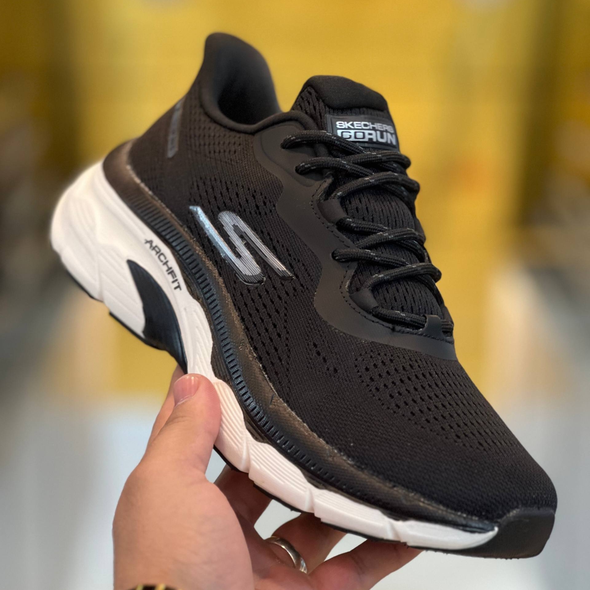 کتونی مسترکوالیتی زنانه اسکیچرز گو ران Skechers gorun / ضمانت ویتنام و کیفیت / سایز ۳۷ الا ۴۰
