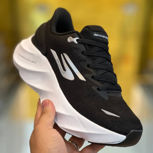 کتونی مسترکوالیتی زنانه اسکیچرز ایروبارست Skechers Aero burst / ضمانت ویتنام و کیفیت / سایز ۳۷ الا ۴۰